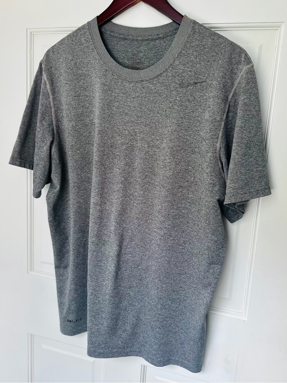Nike Dri-FIT Men’s Large Heather Gray Performance Athletic T-Shirt Short Sleeve
